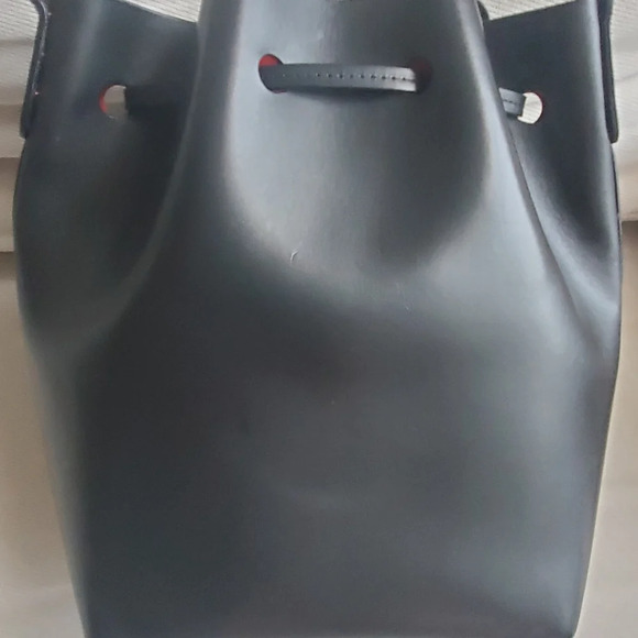 Authentic black leather Mansur Gavriel Bucket Bag in Excellent Condition - Picture 12 of 14